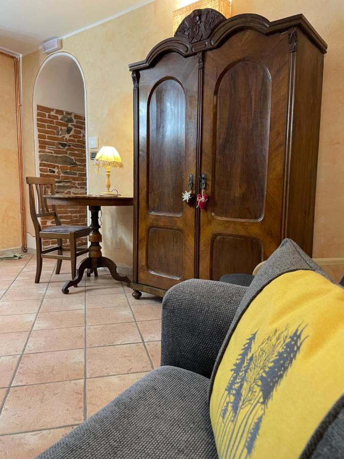 Nel Vecchio Borgo Apartment Verres Luaran gambar